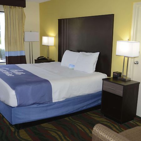 Days Inn By Wyndham Kodak/Sevierville Intrstate Smokeymntns Eksteriør billede