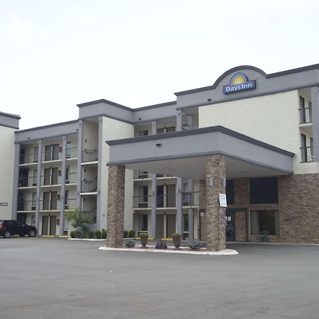 Days Inn By Wyndham Kodak/Sevierville Intrstate Smokeymntns Eksteriør billede