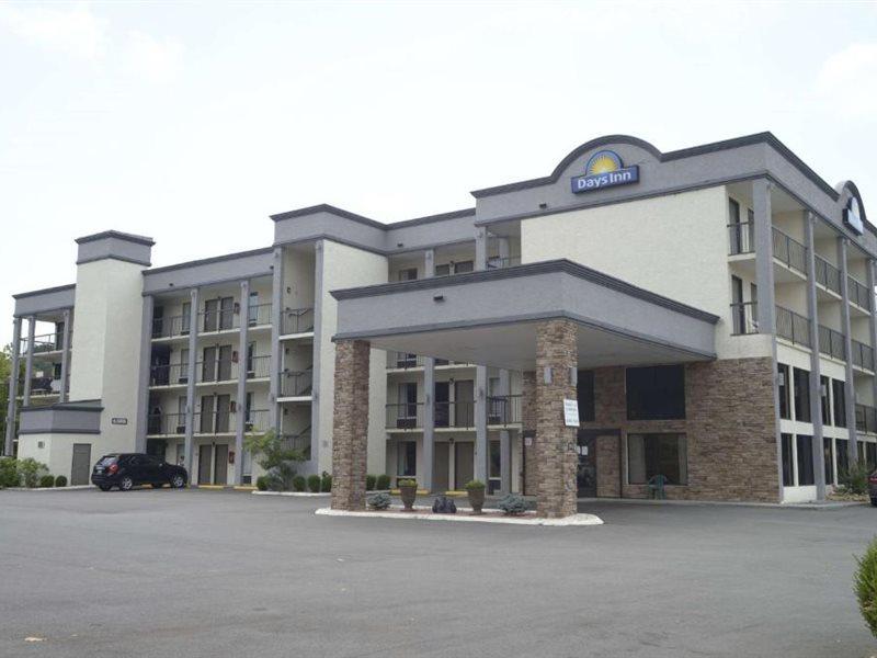 Days Inn By Wyndham Kodak/Sevierville Intrstate Smokeymntns Eksteriør billede