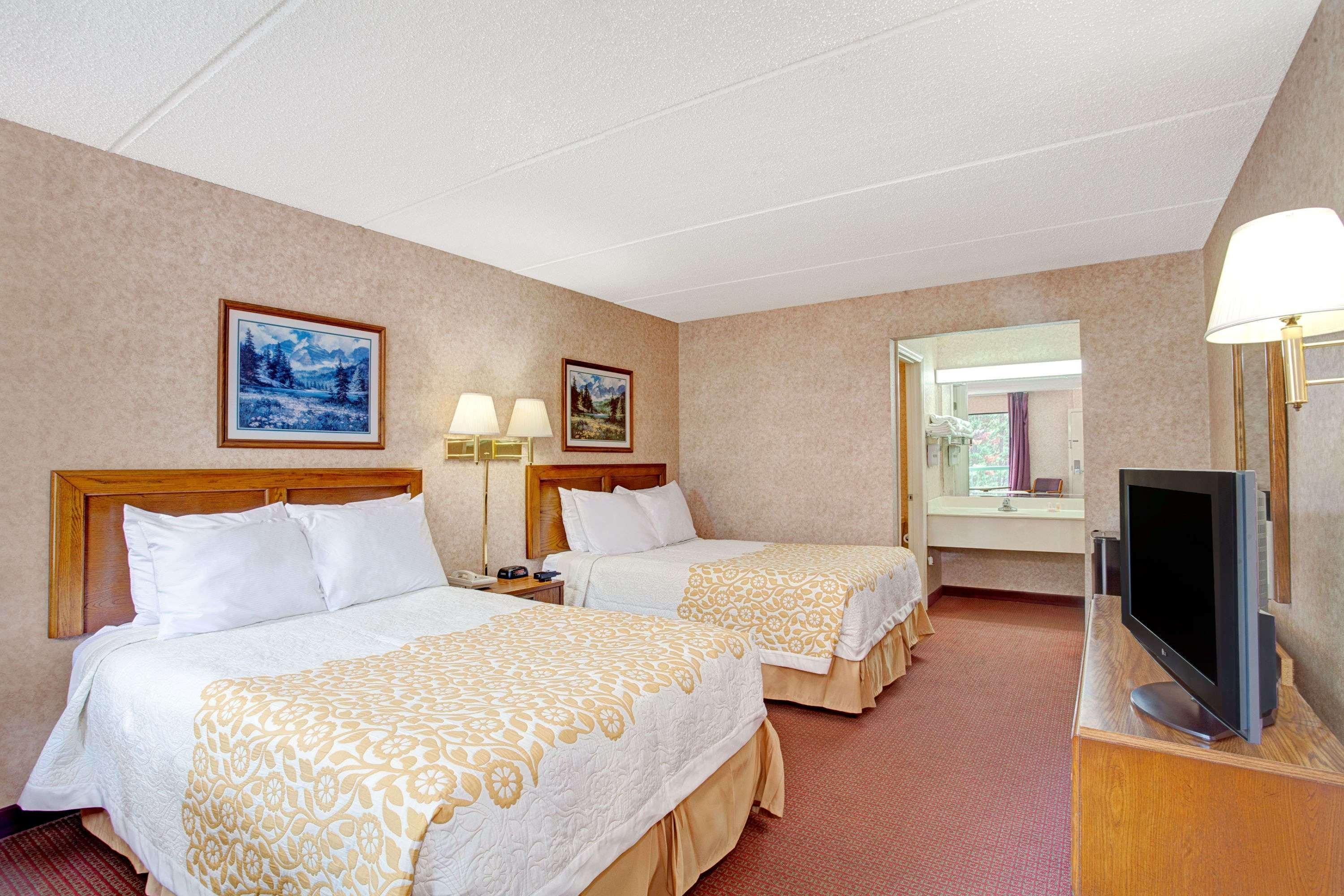 Days Inn By Wyndham Kodak/Sevierville Intrstate Smokeymntns Eksteriør billede
