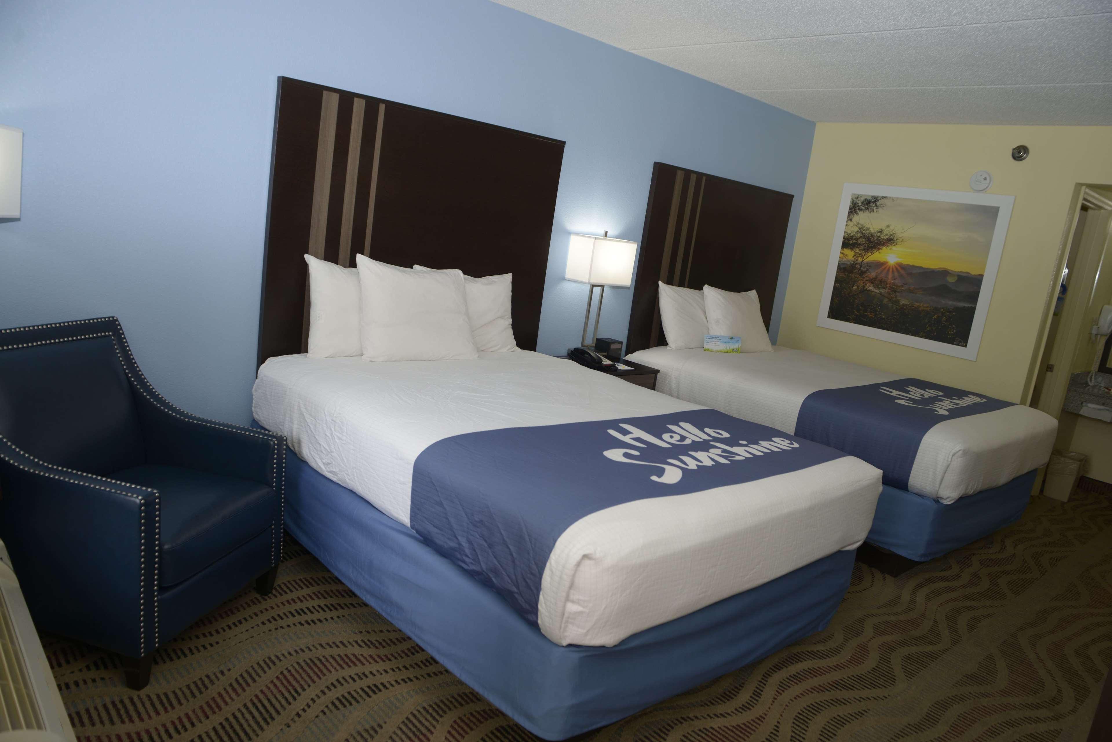 Days Inn By Wyndham Kodak/Sevierville Intrstate Smokeymntns Eksteriør billede