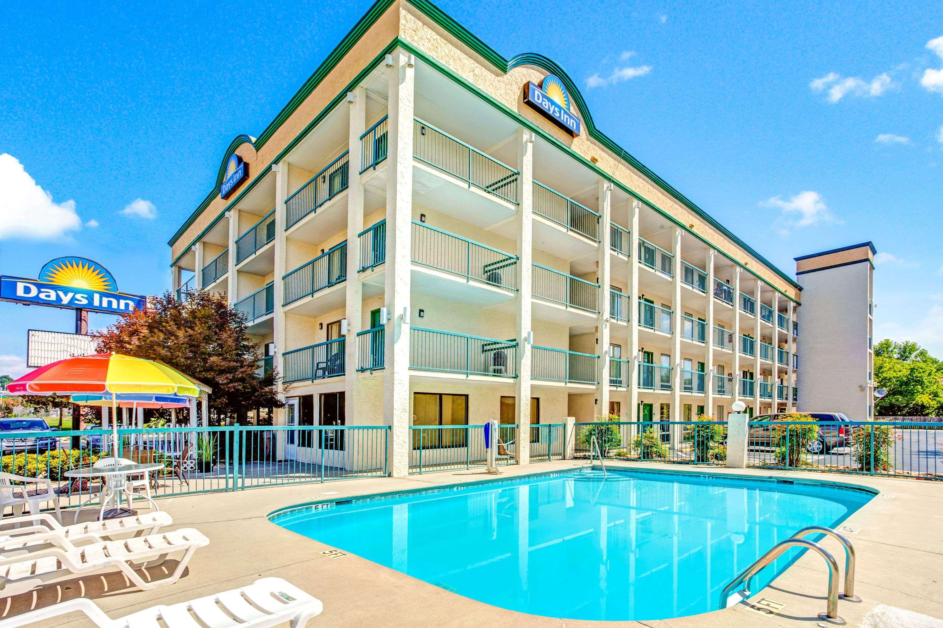 Days Inn By Wyndham Kodak/Sevierville Intrstate Smokeymntns Eksteriør billede