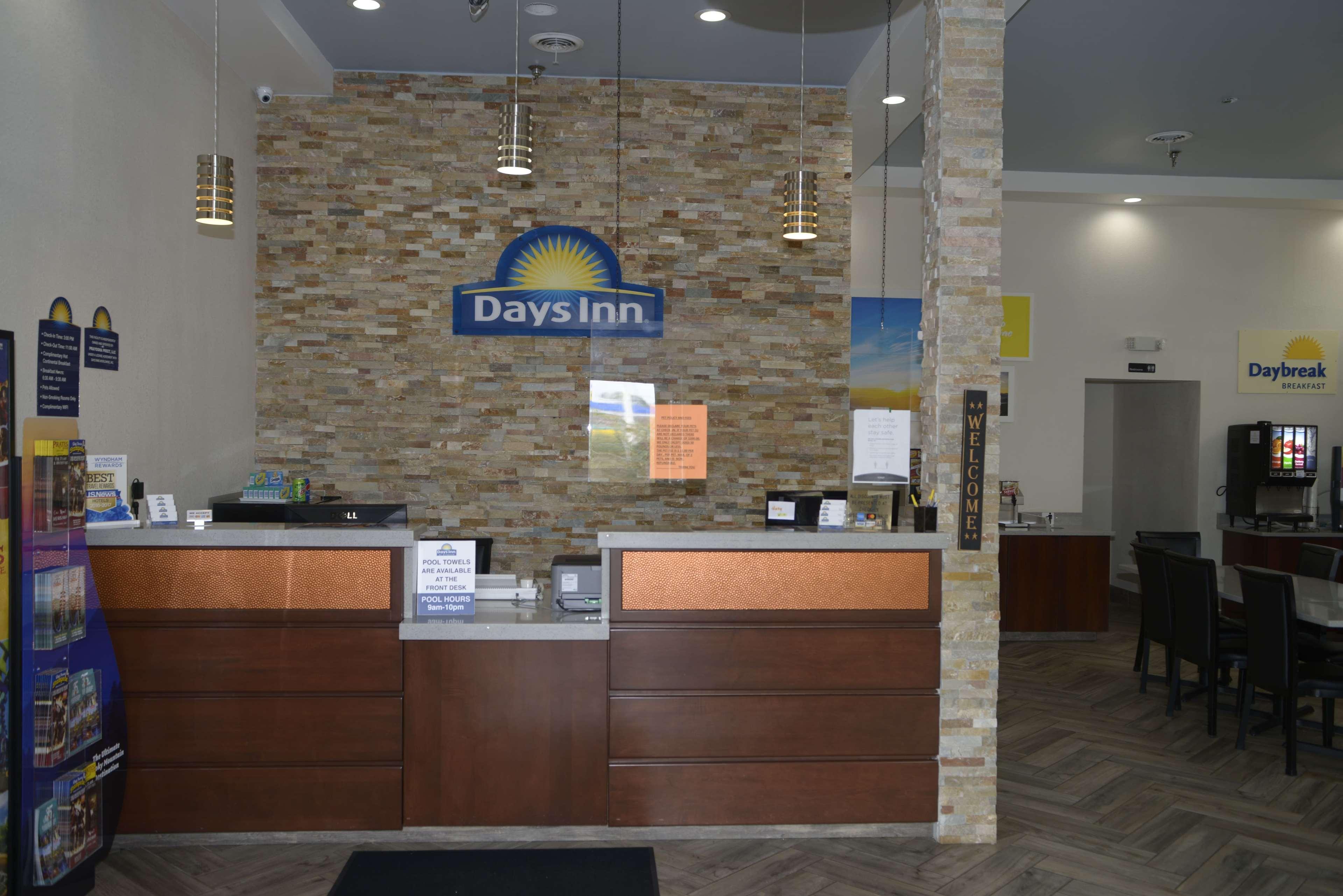 Days Inn By Wyndham Kodak/Sevierville Intrstate Smokeymntns Eksteriør billede