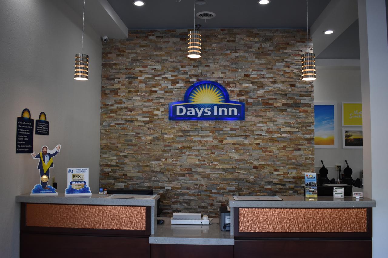 Days Inn By Wyndham Kodak/Sevierville Intrstate Smokeymntns Eksteriør billede