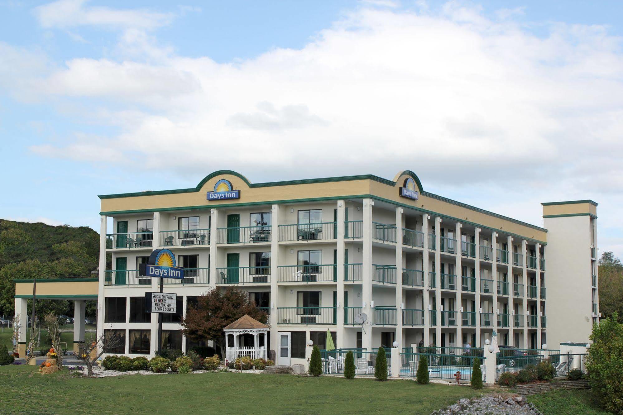 Days Inn By Wyndham Kodak/Sevierville Intrstate Smokeymntns Eksteriør billede